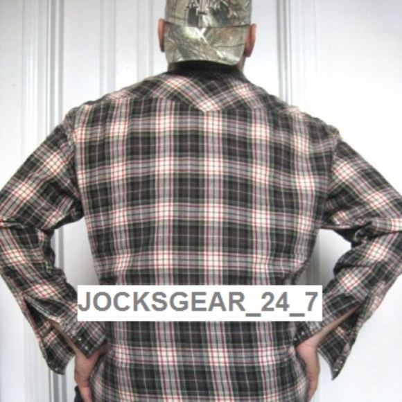 SELLING NEW & PRE-OWNED ATHLETIC GEAR - Picture 2 of 13